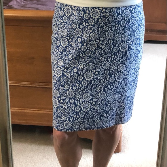 Blue and white floral 41 Hawthorn brocade skirt - Picture 1 of 7